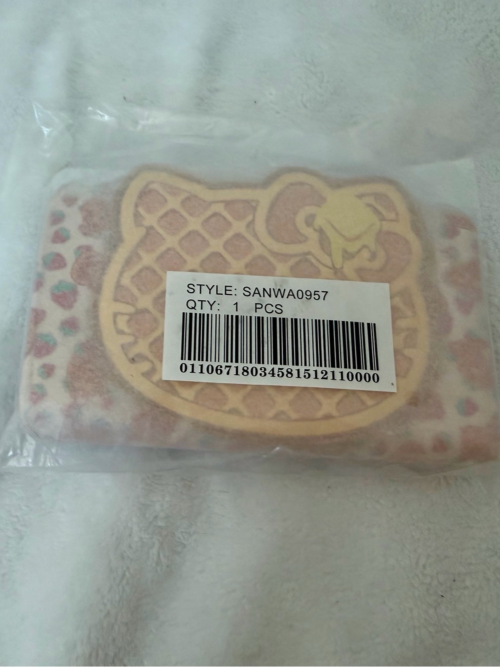 Loungefly - Hello Kitty Breakfast Waffle Flap Wallet - Picture 4 of 5